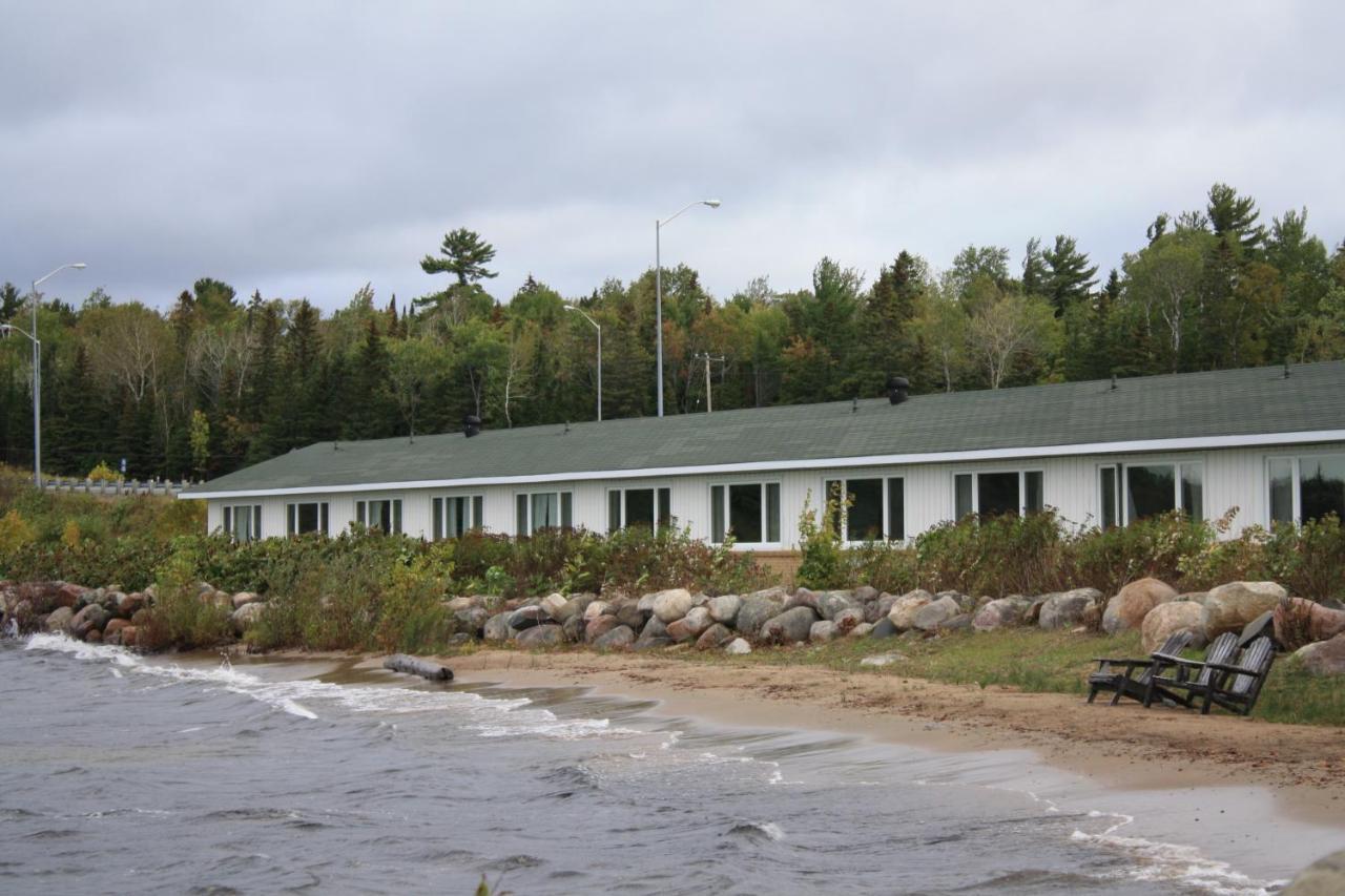 Carolyn Beach Inn Thessalon Exterior photo